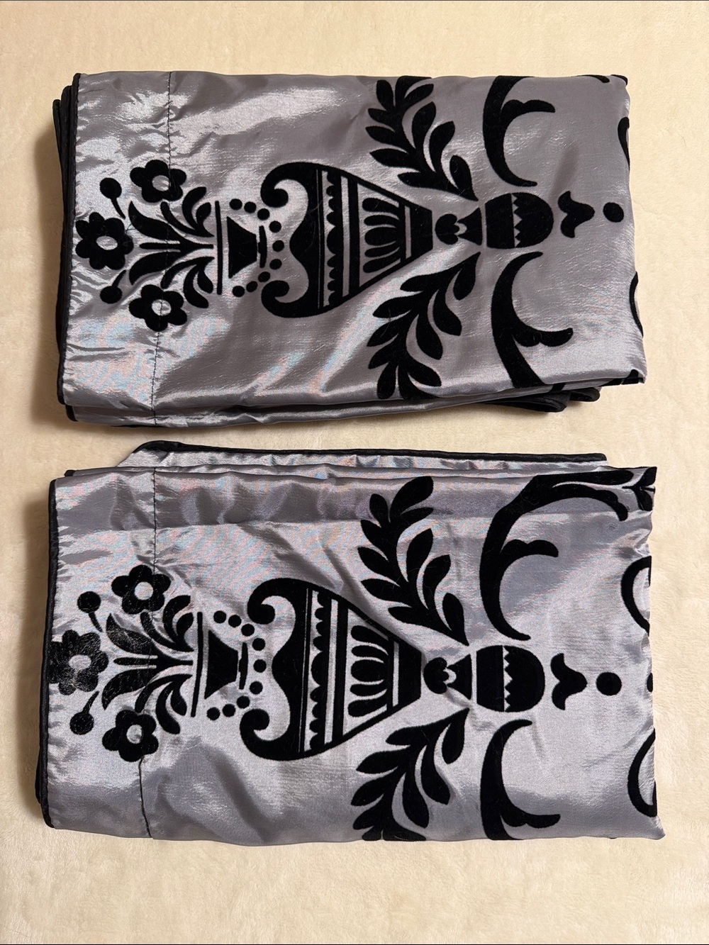 Decorative Embroidered Panel 2 Pillow Cases in Silver & Black Velvet. NWOT